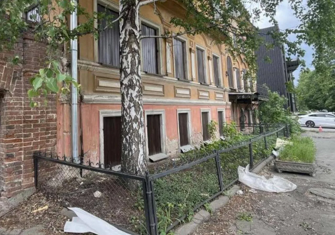 🖤 Восстановить ворота и ограду усадьбы Жолобова хотят в Екатеринбурге