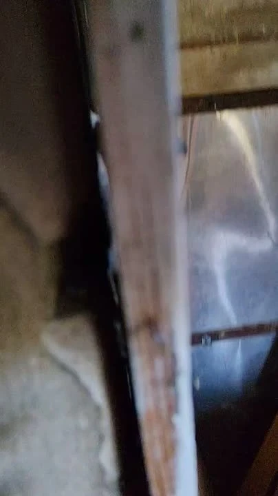Нужно до разобрать балкон, все что на видео, и вынести все на мусорку.