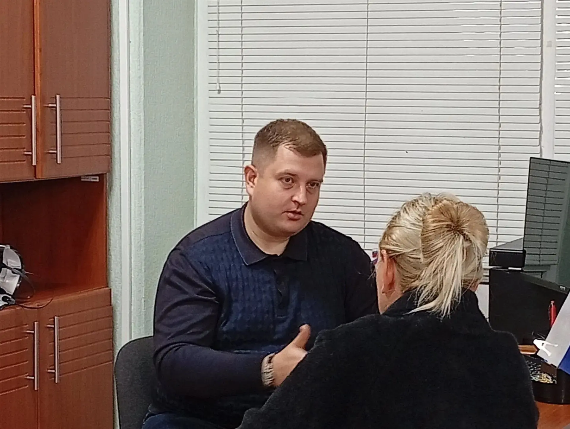 Сегодня в администрации Ясиноватой личный прием жителей провел заместитель главы админи...