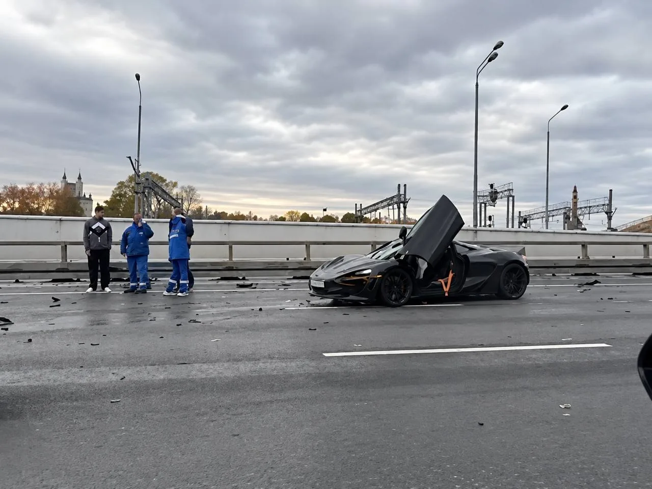 McLaren влетел в «ГАЗель» в Очаково-Матвеевском