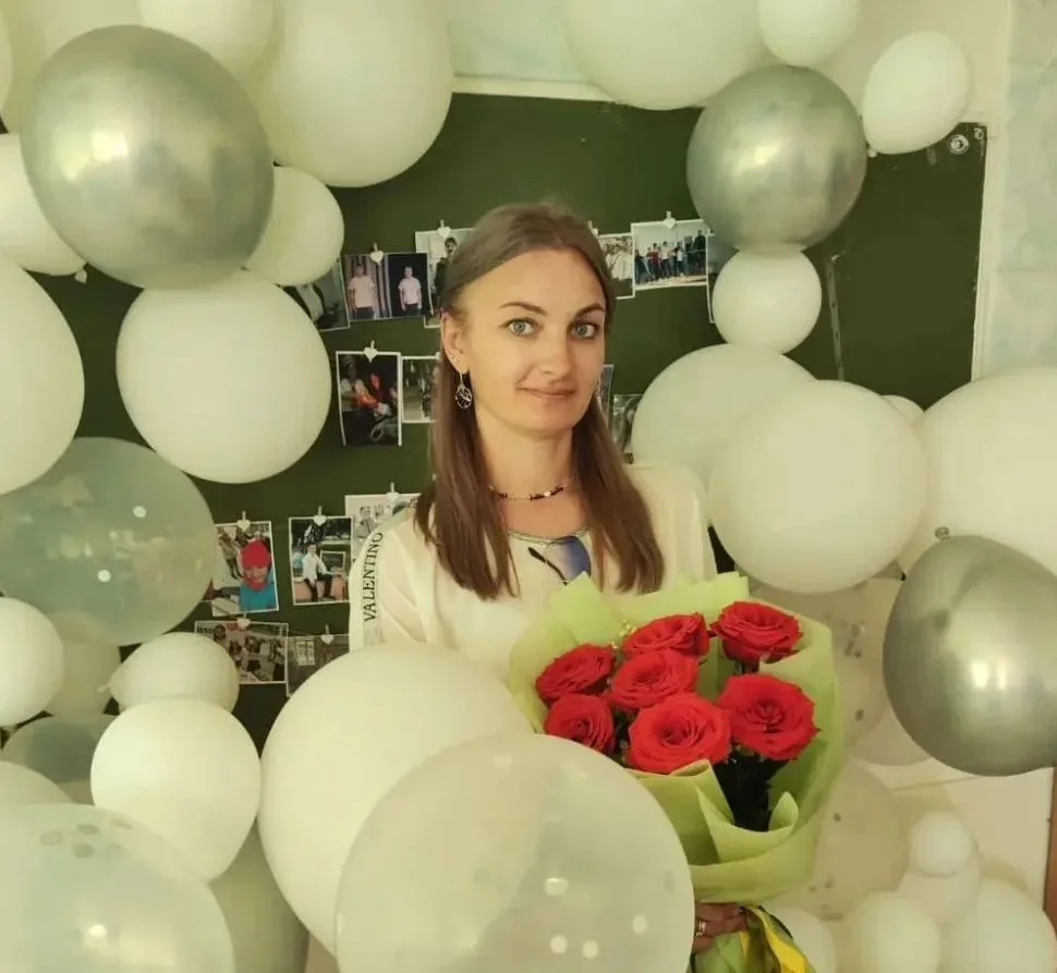ЮНКОРЫ ПИШУТ. "Быть учителем ради этого" Тарасова Анна, ученица 8 "Г" класса. Руководит...