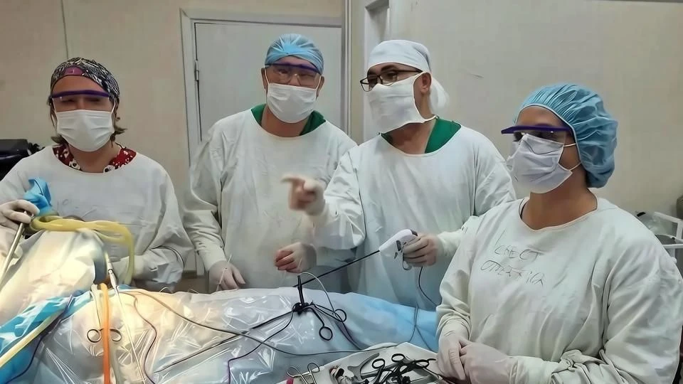 Асбестовские врачи внедрили новый высокотехнологичный метод лечения — лапароскопическую...