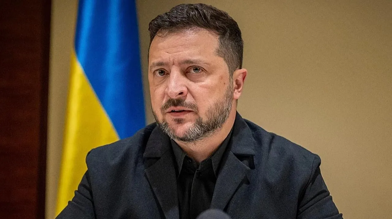 Зеленский заявил, что Украина возобновляет удары по российским НПЗ после трехдневной паузы