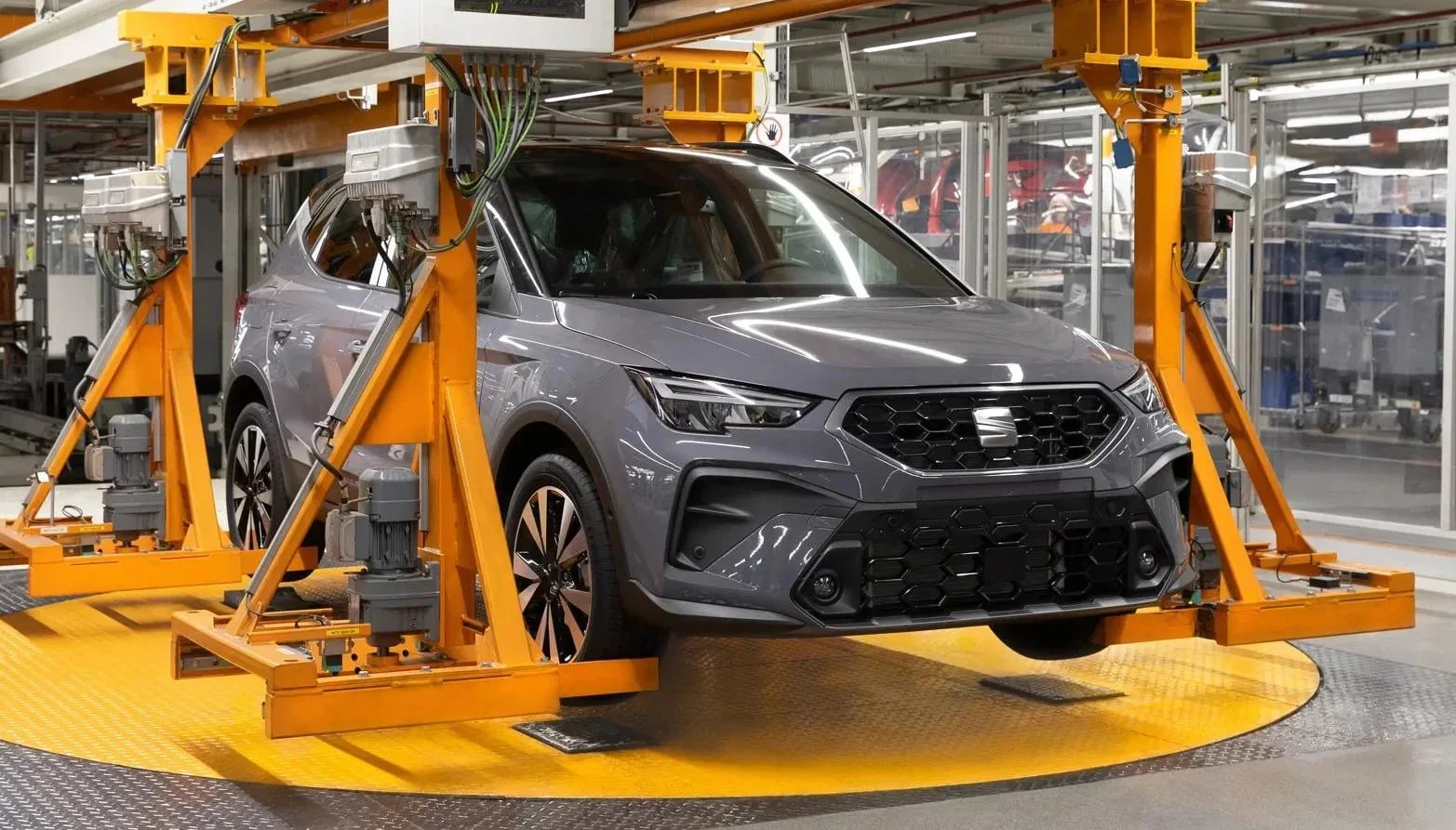 Seat продолжает развиваться: бренд опроверг слухи о закрытии