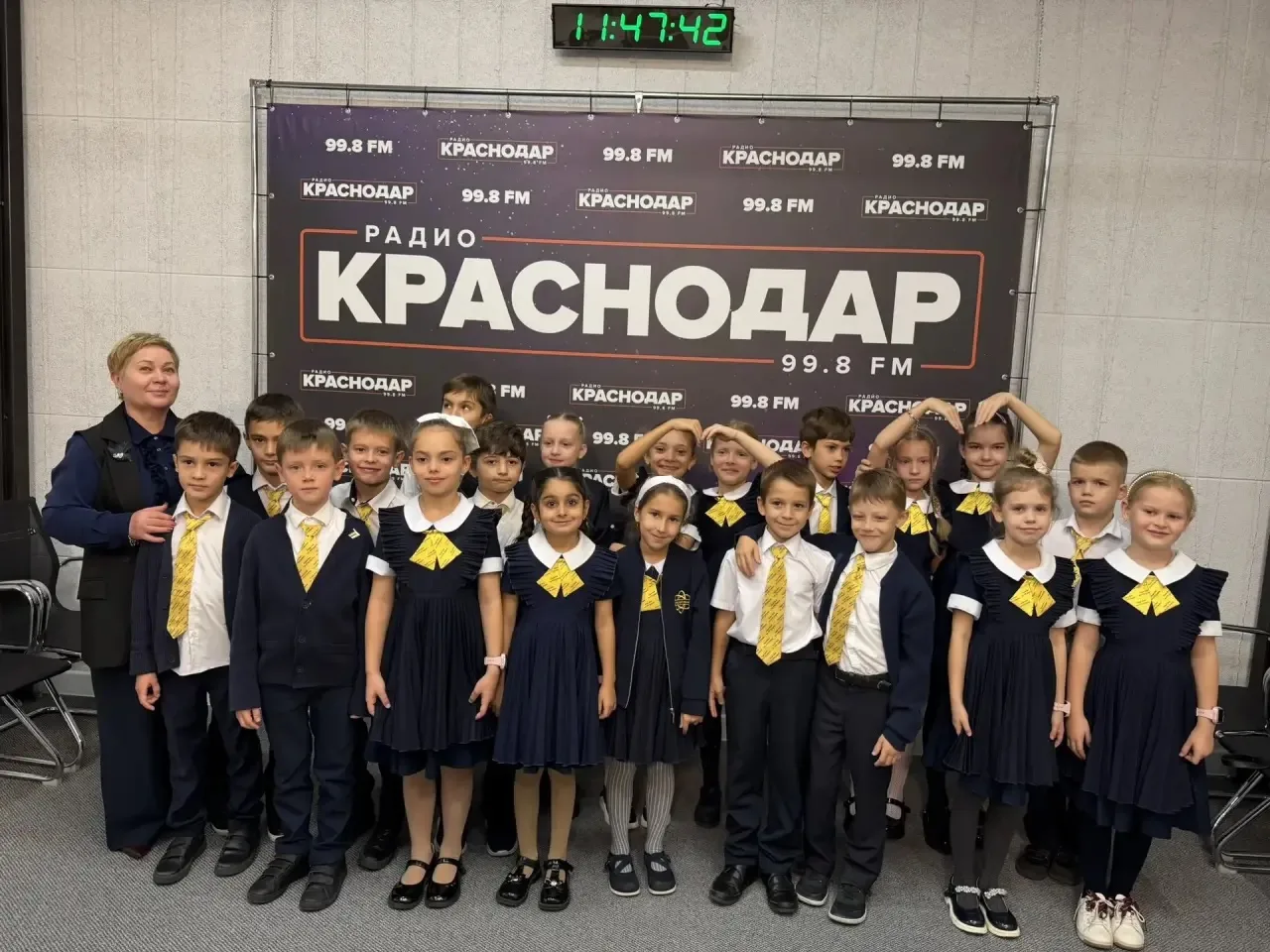 13 октября в студиях радио «Краснодар» и телеканала «Краснодар» было особенно шумно, жи...