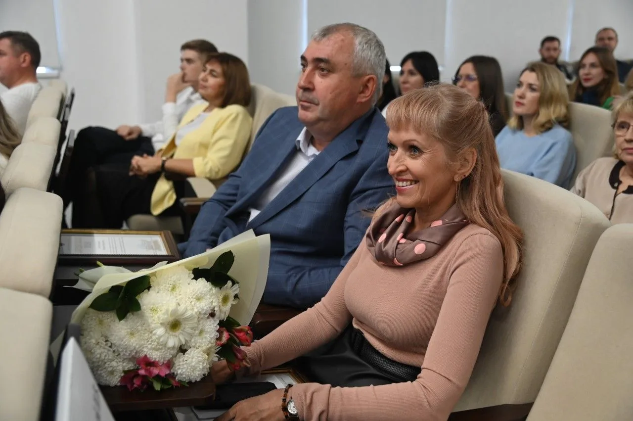 ⚡️ В Барнауле отметили День работников дорожного хозяйства