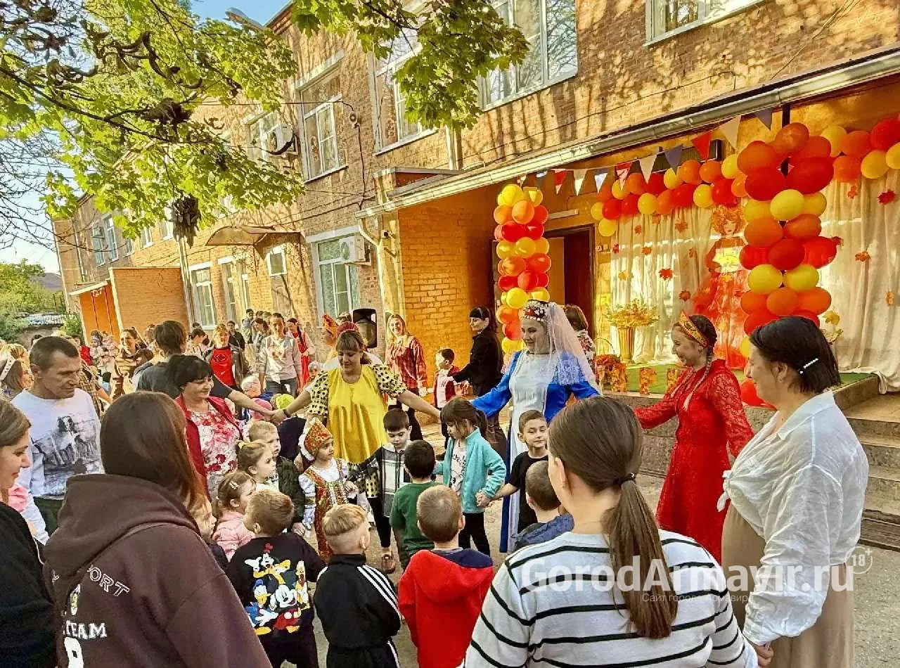 В Армавире в детском саду № 12 прошли осенние ярмарочные гуляния