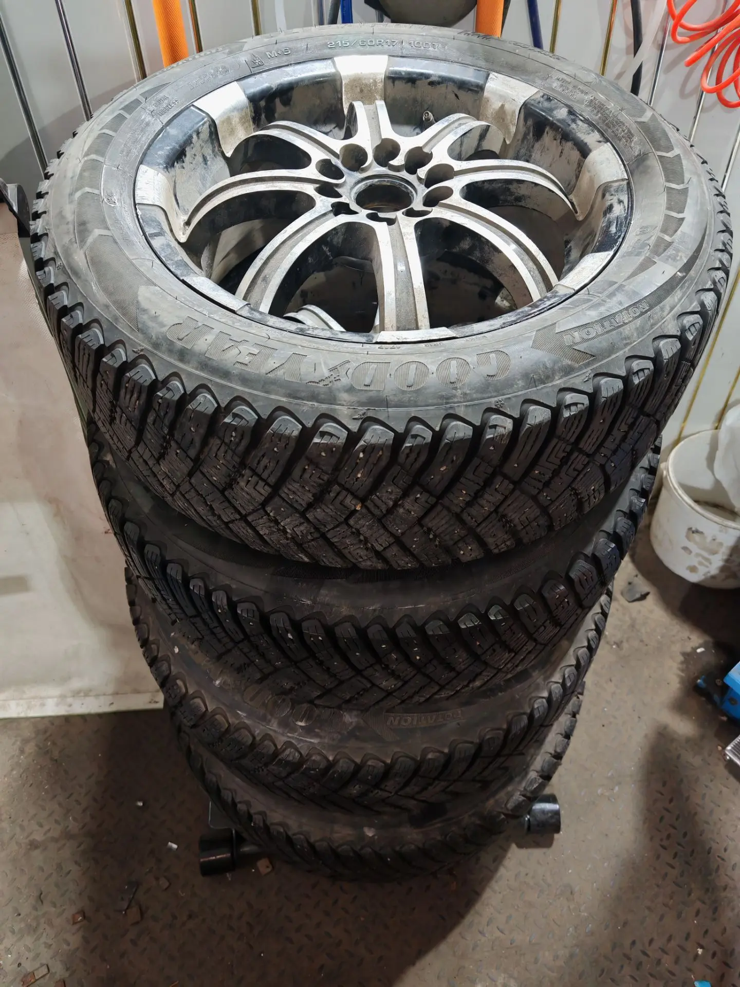 Продам комплект Р17 5х114.3
