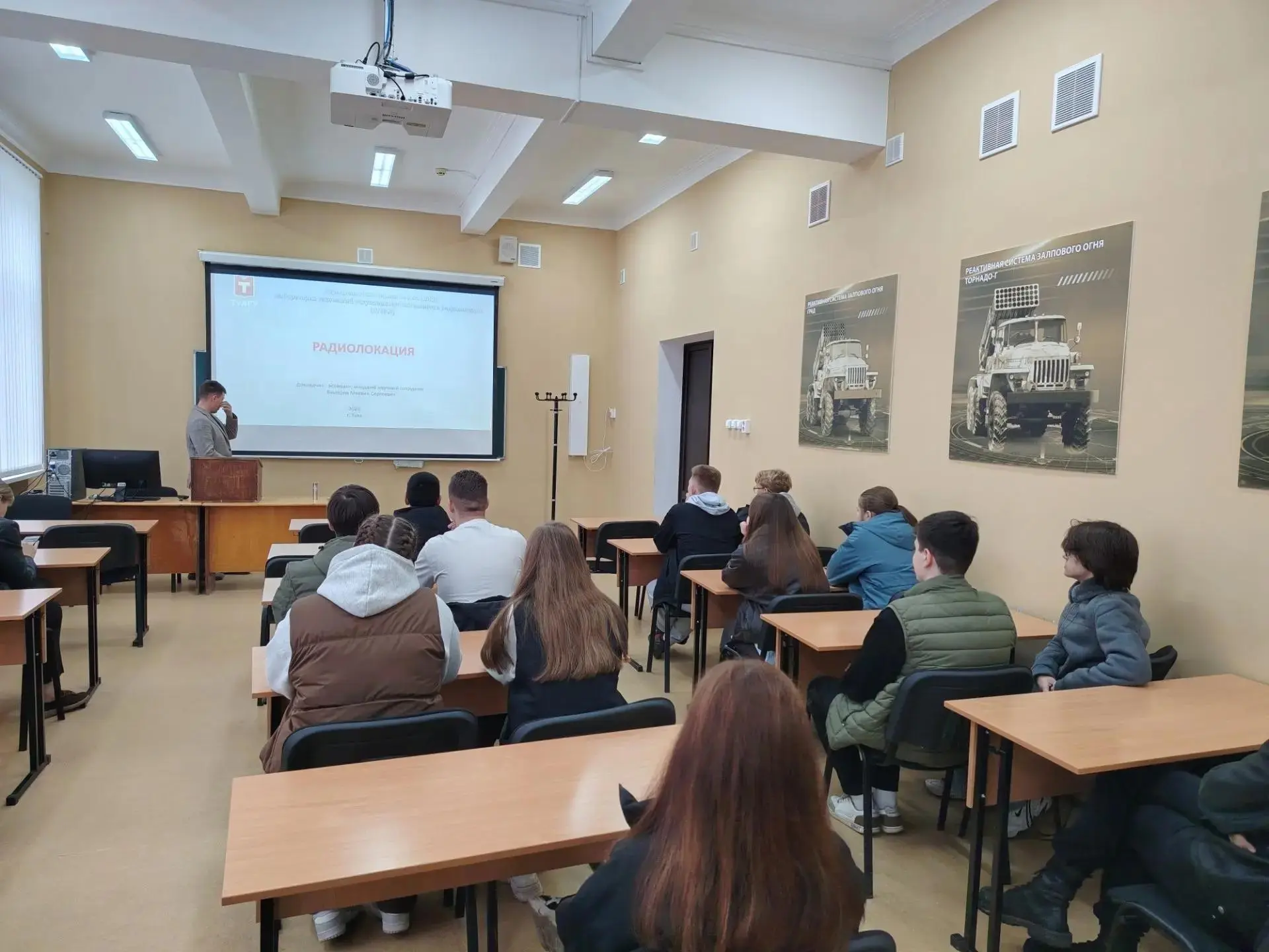 📸 Когда школьная физика встречается с технологиями будущего​