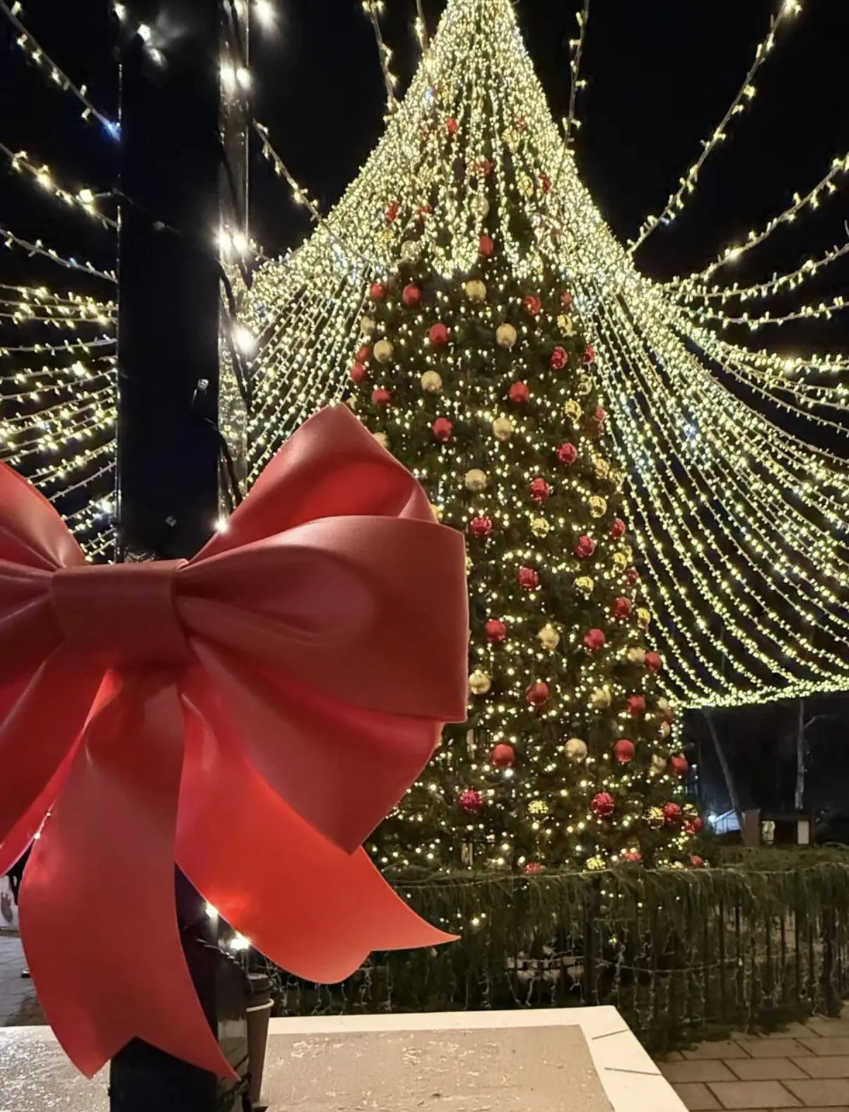 🎄 В ЗЕЛЕНОГРАДСКЕ НА ЁЛОЧНЫЕ УКРАШЕНИЯ ВЫДЕЛИЛИ 130 ТЫСЯЧ РУБЛЕЙ
