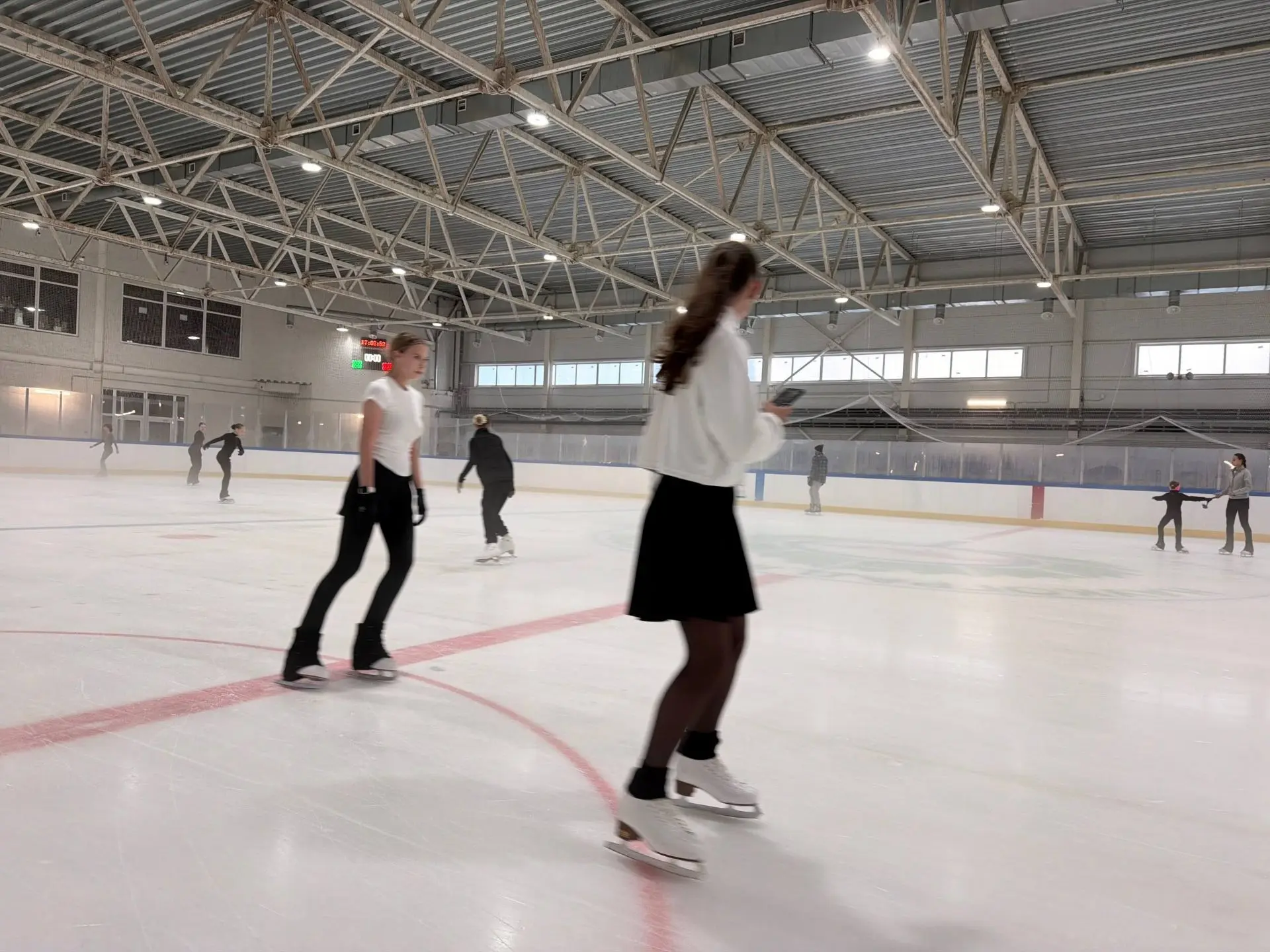 в эту ️СУББОТУ ️ катаемся на катке⛸️⛸️⛸️