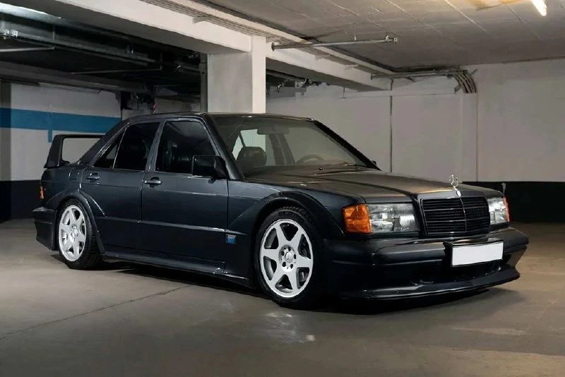 На торги выставлен редкий Mercedes-Benz 190 E 2.5-16 Evo II.