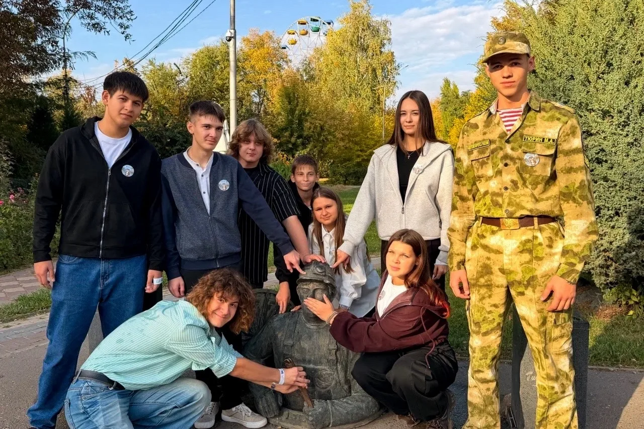 14 октября выдалось насыщенным для наших активных ребят, представителей ученического са...