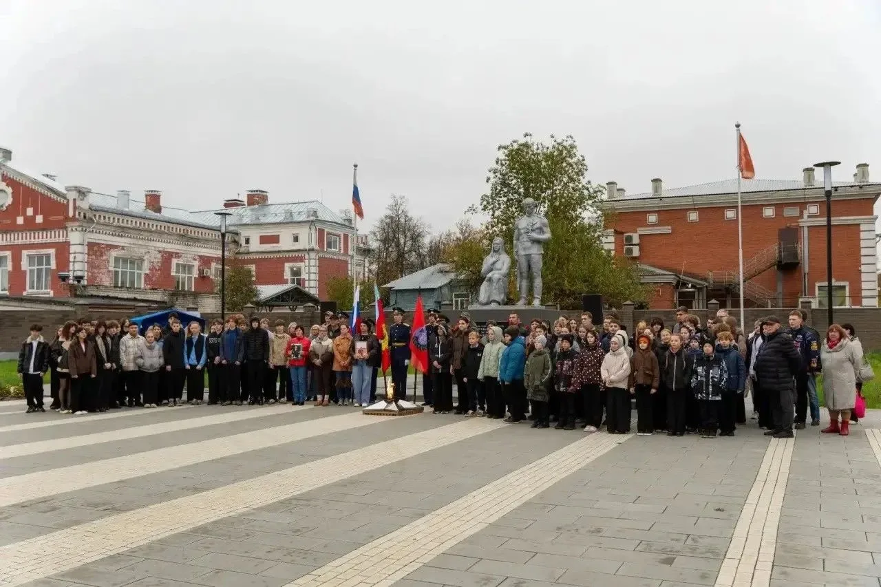 🇷🇺 Память, которая объединяет: в Покрове открылась выставка «СВОи»
