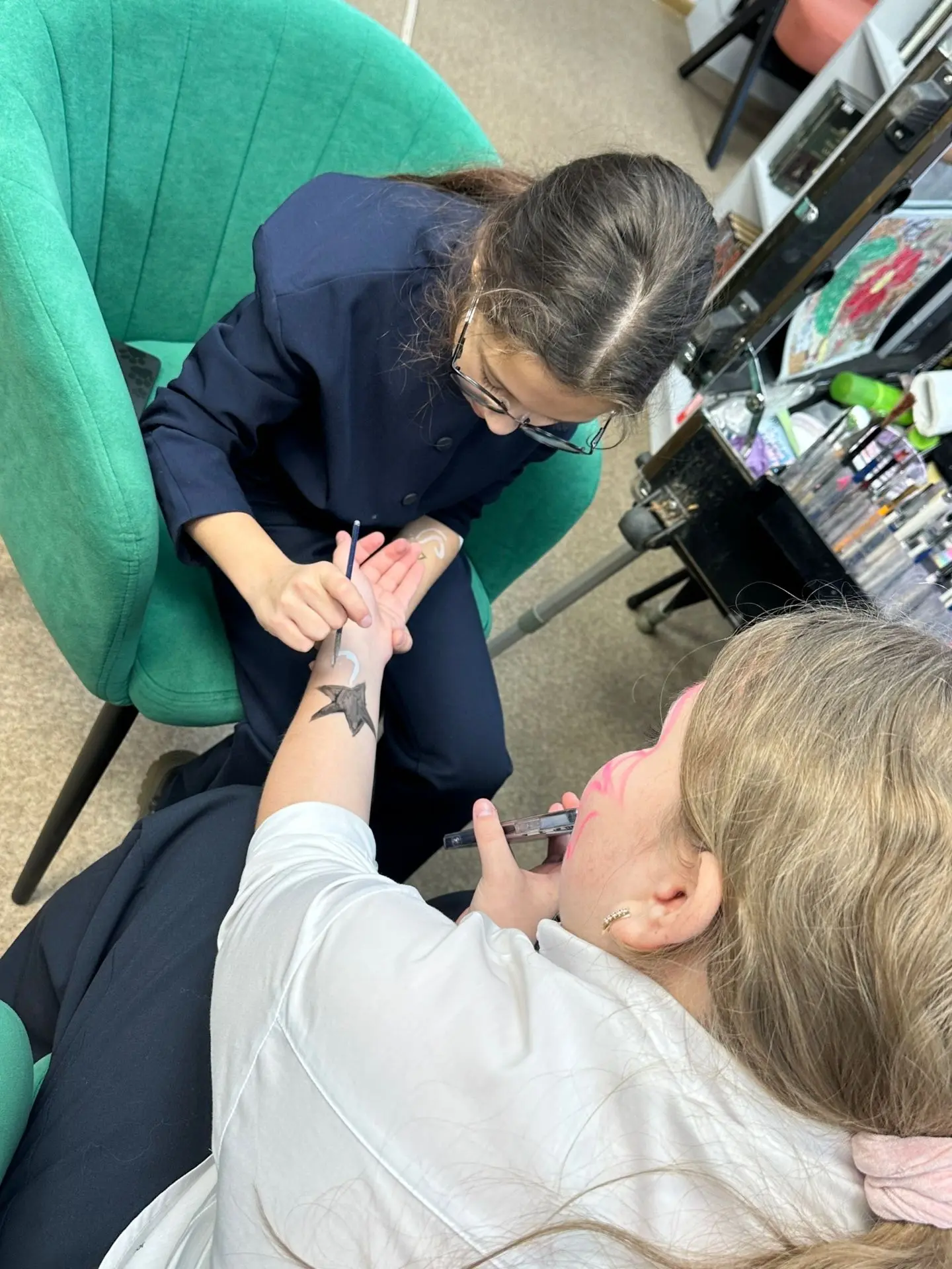 🎨 Шумерля превратилась в сказку! В Центральной библиотеке прошел невероятный мастер-кл...