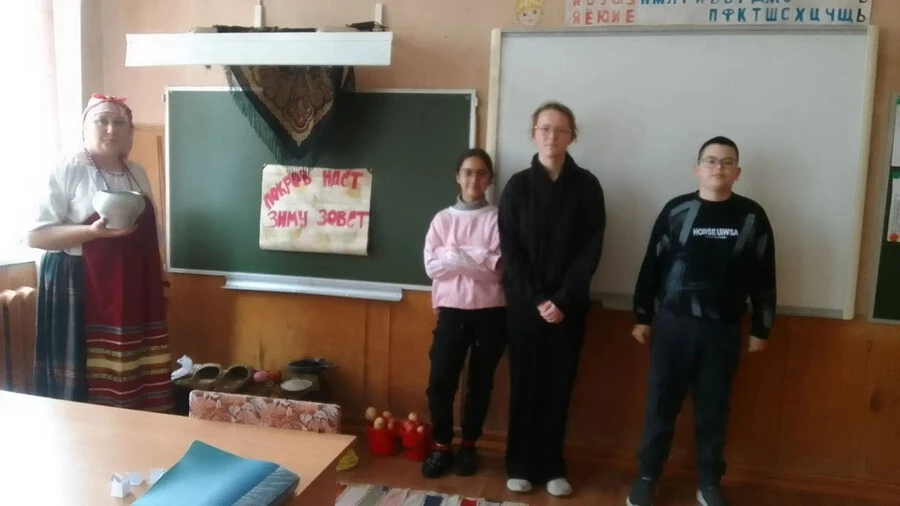 📸 «Покров идет, зиму зовет»: в селе Кузьменки отметили народный праздник​
