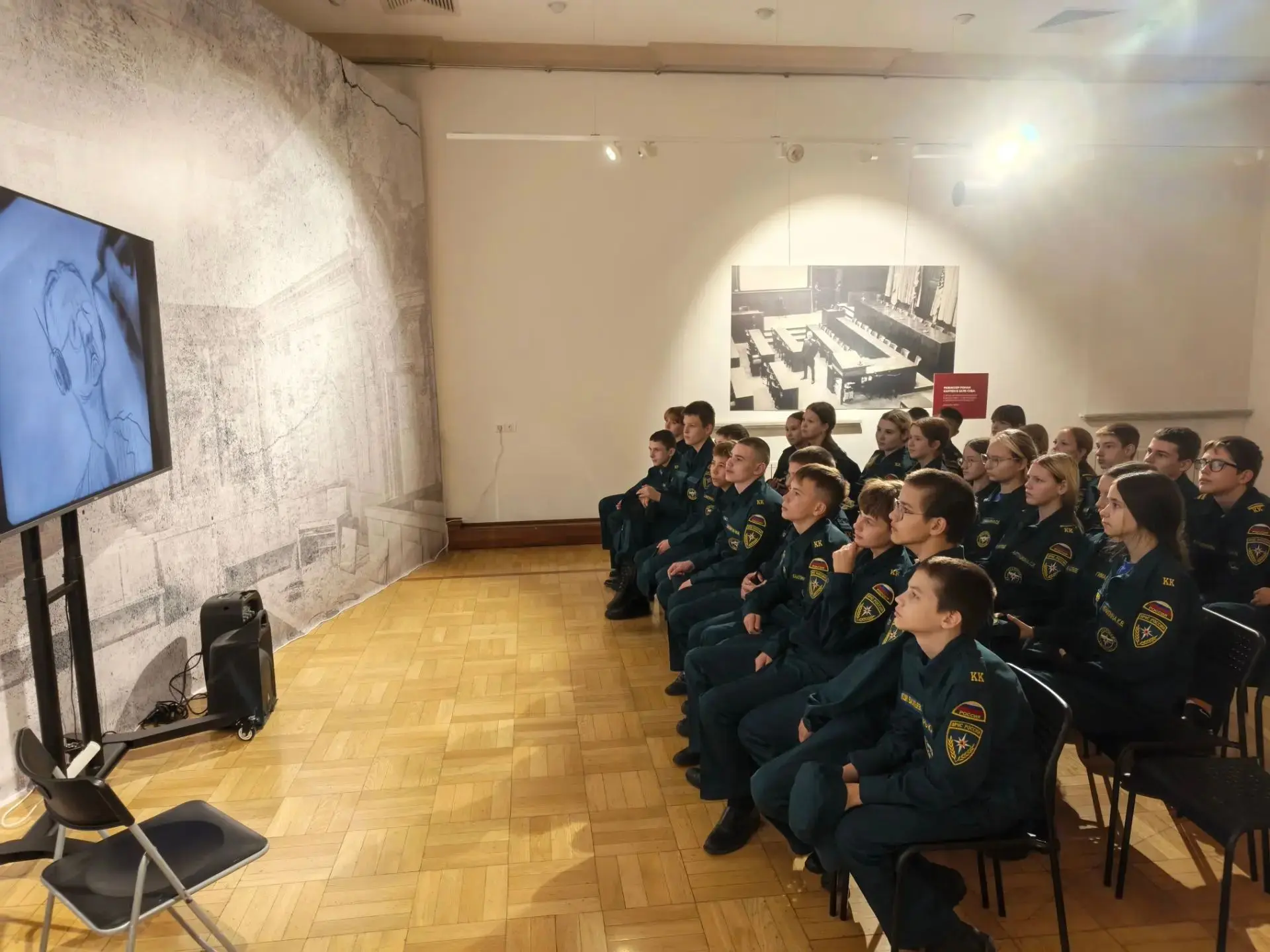 🏛️ БЕЗ СРОКА ДАВНОСТИ: НАШИ КАДЕТЫ НА ВЫСТАВКЕ «НЮРНБЕРГ. 80 ЛЕТ»