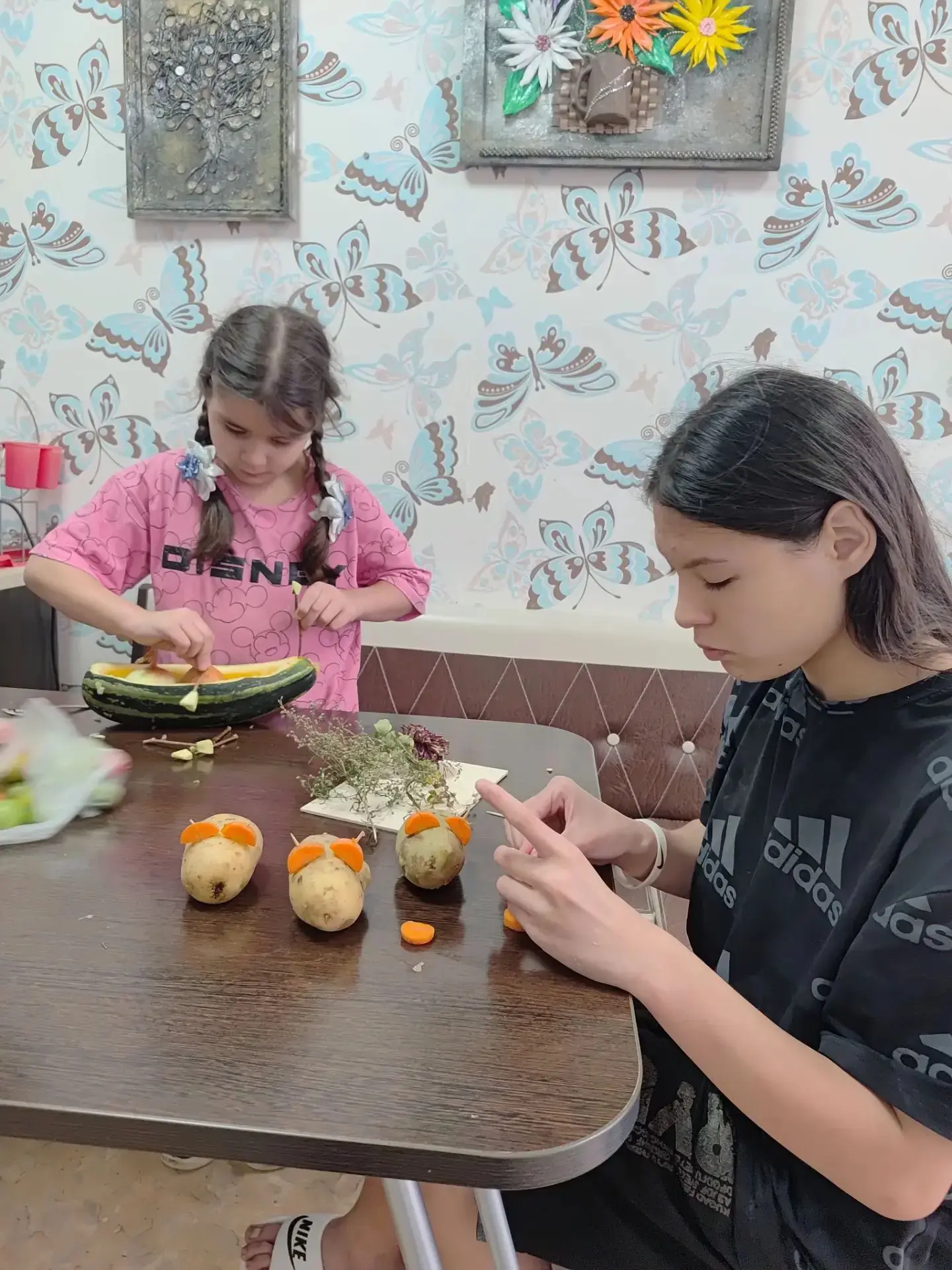 Осень 🍁- пора щедрых даров и настоящего полета фантазий! Из овощей🧅🥕можно создать уд...