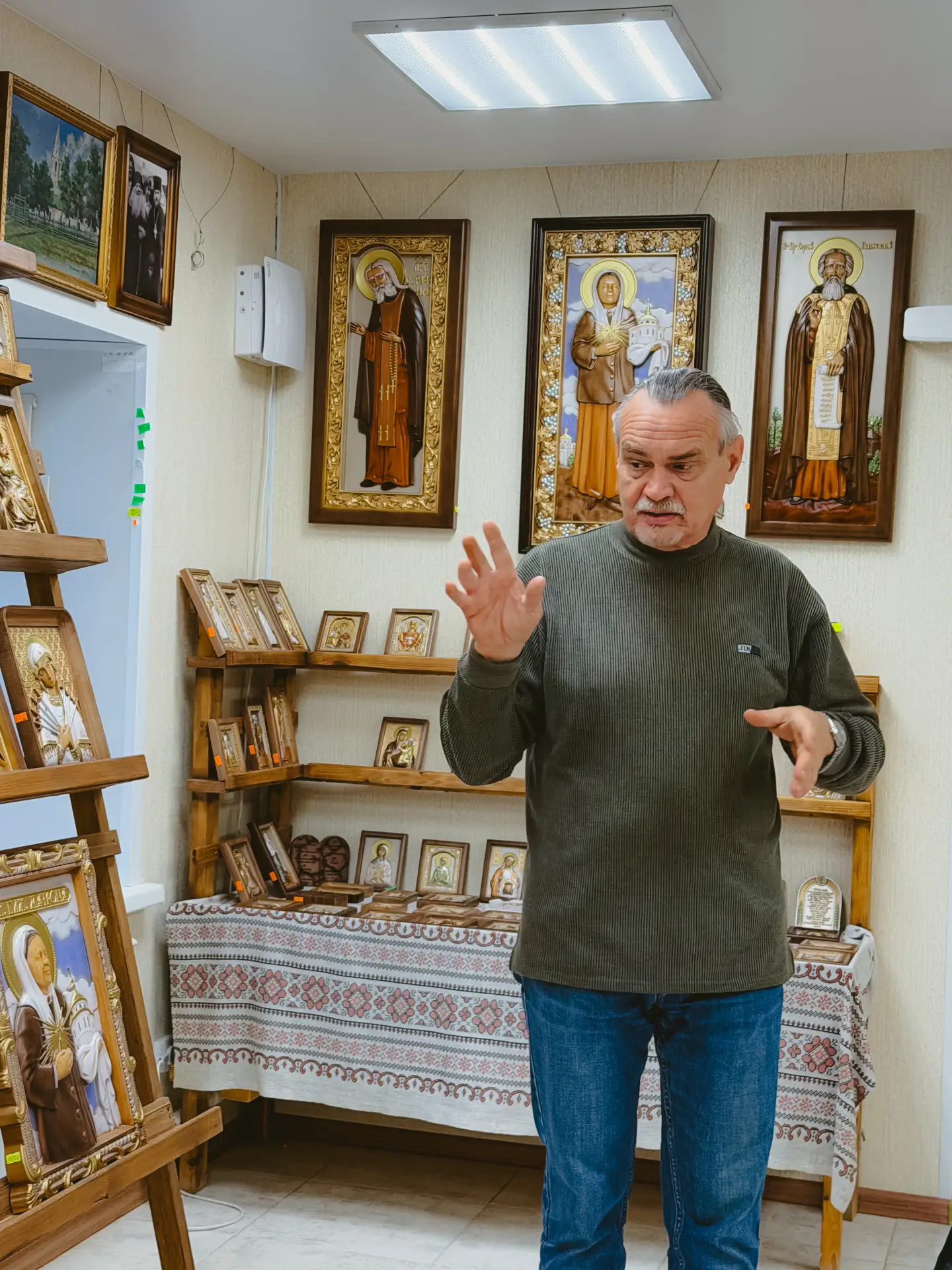 В Музее «Мастерская Романово‑Борисоглебской иконы» в Тутаеве раскрывается самобытный пл...