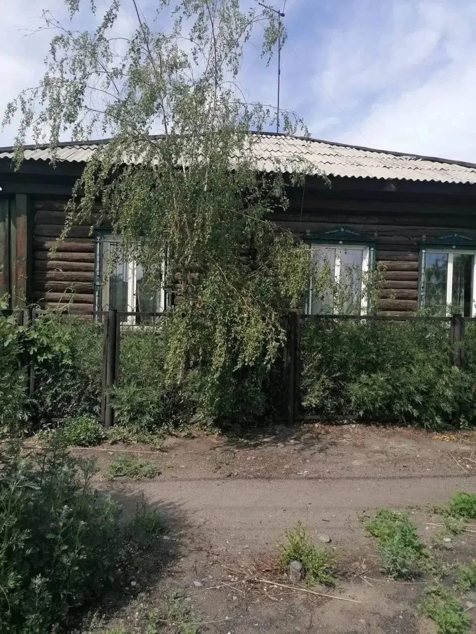 Продам большой самоблагоустроенный ДОМ 3 комнаты + кухня (отопление - котел, вода в дом...