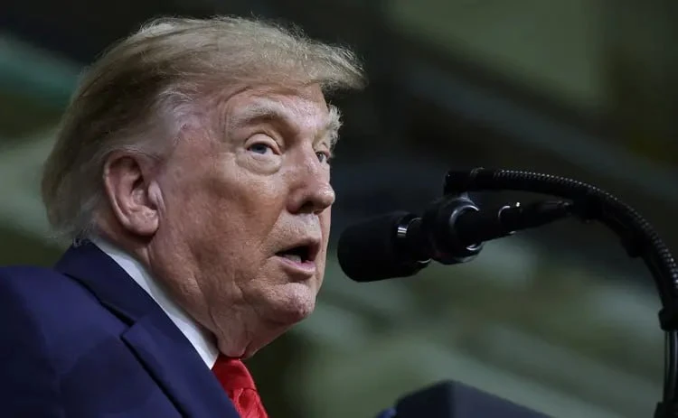 Трамп Украинага янги президент кераклигини айтди