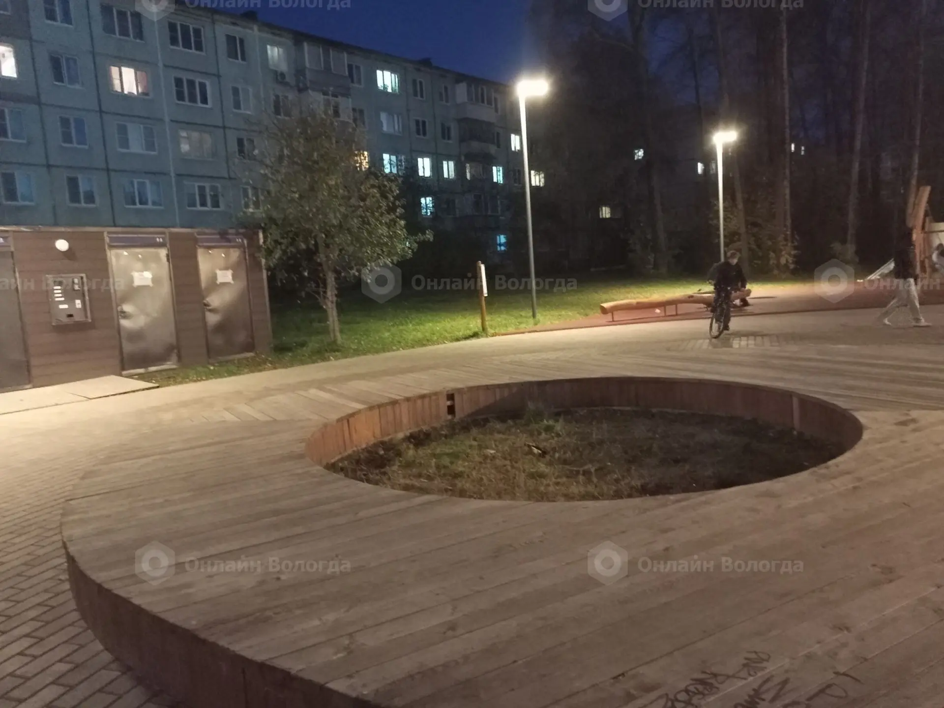 Анонимно. По поводу общественного туалета в парке Евковка..Кто додумался установить его...