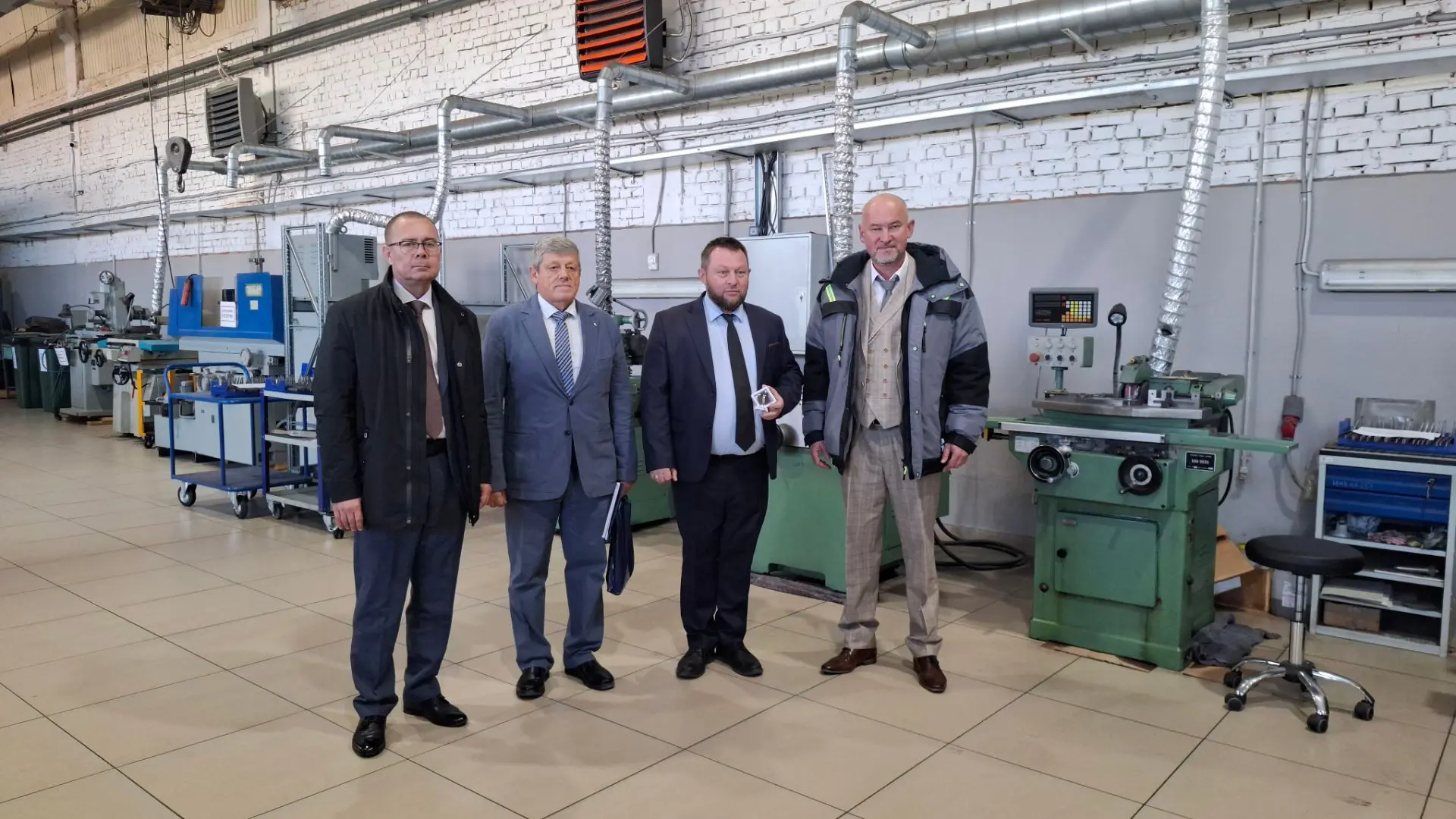 Кировский ЦСМ поздравляет ООО «Завод точного инструмента» с юбилеем ✨️