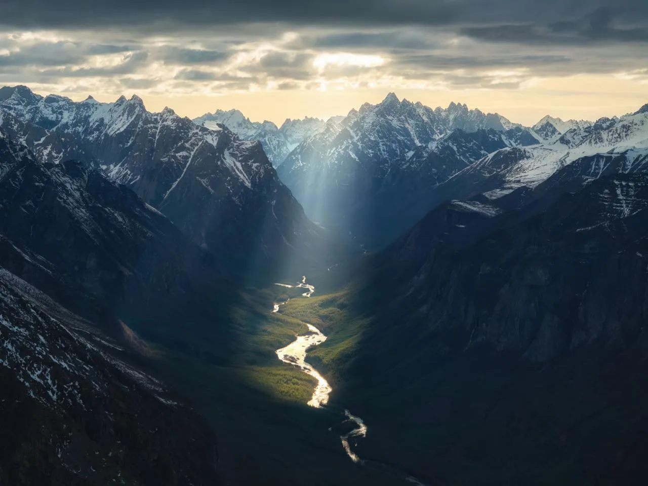 😍 Мощь Кодарского хребта порой поражает