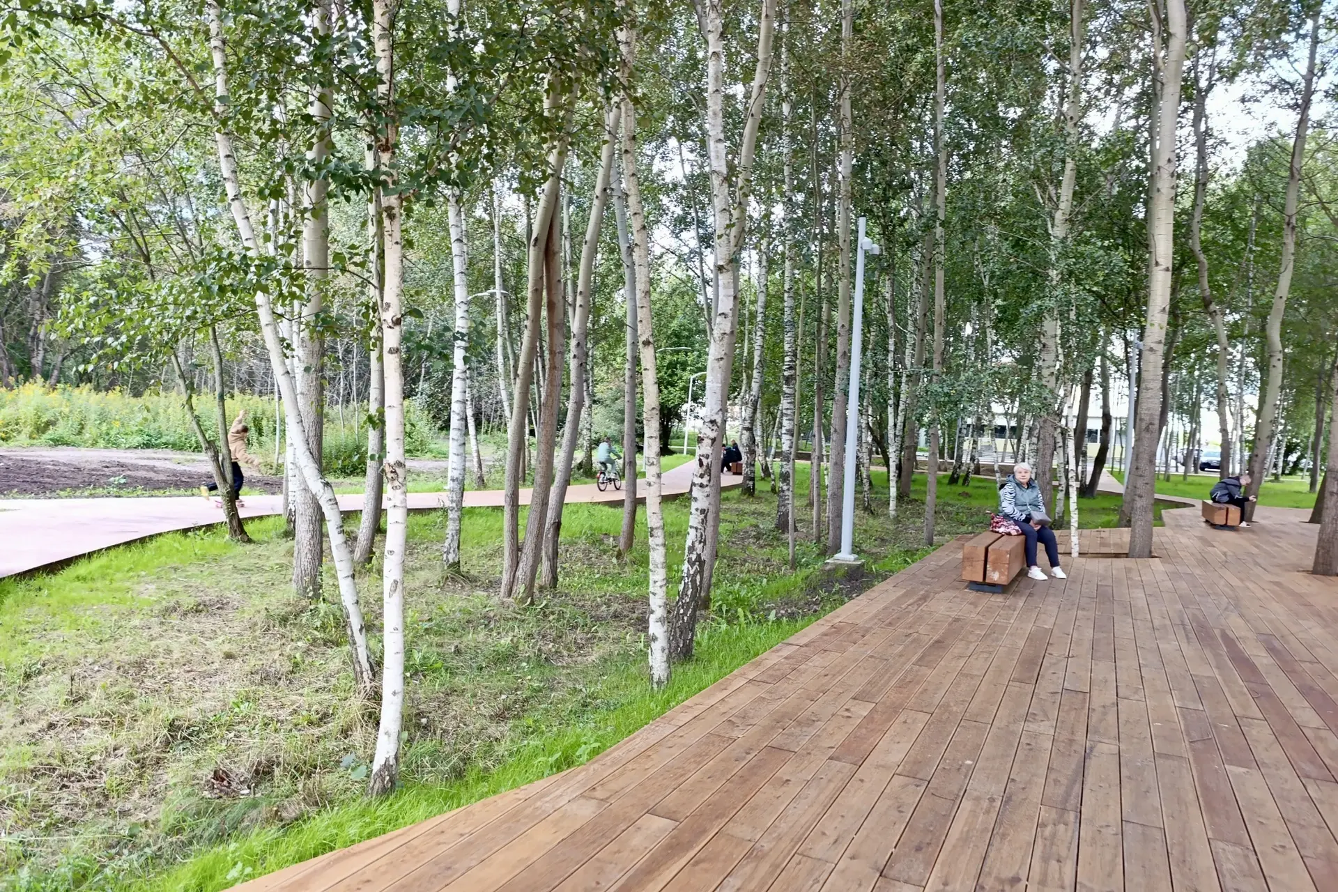 На пересечении улицы Флотской и Московского проспекта открыли новый сквер. 🌳
