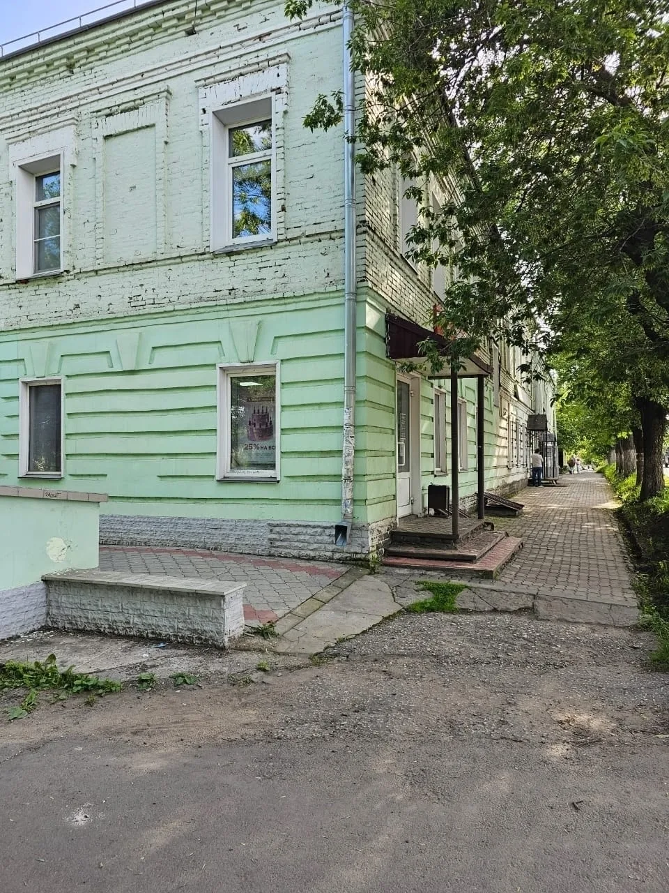 Срочно продается. Просторная 3х комнатная квартира в центральном районе города на проти...
