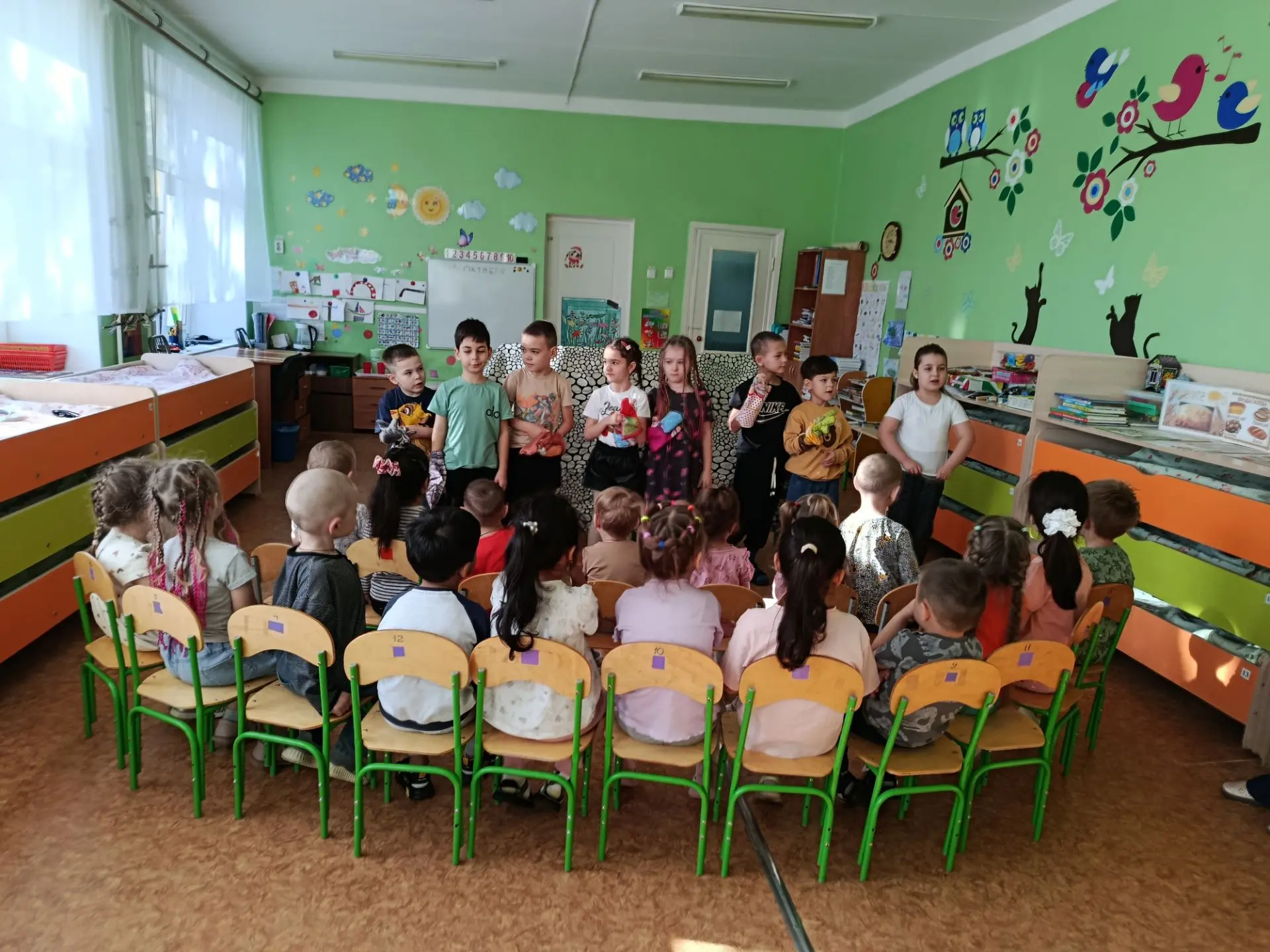 Сегодня в нашем детском саду случилось настоящее чудо — дети разновозрастной группы пок...