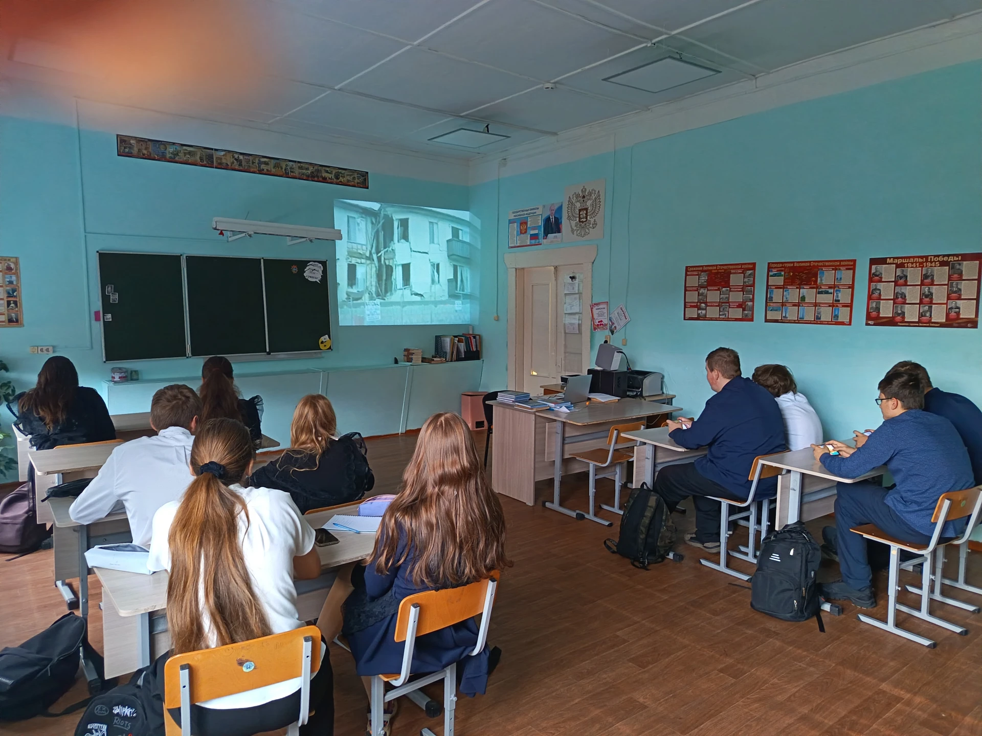В целях формирования у детей культуры безопасного поведения, практических навыков дейст...