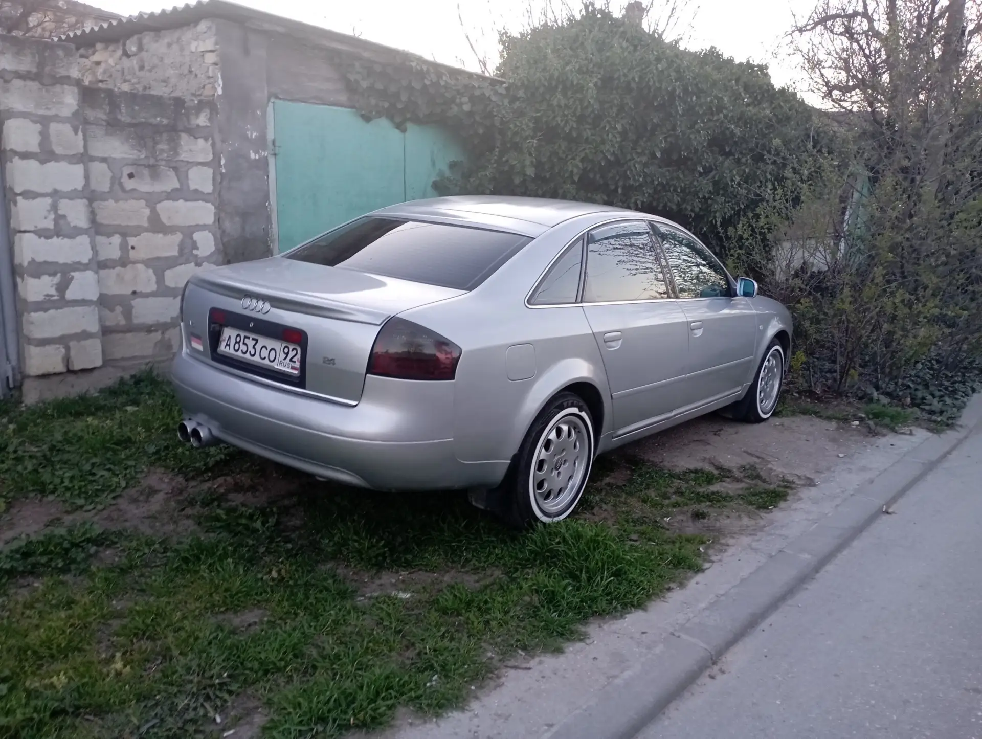 Продам Ауди 97г 2,4 v6 бензин,пробег 420000,климат работает,ходовка полностью перебрана...