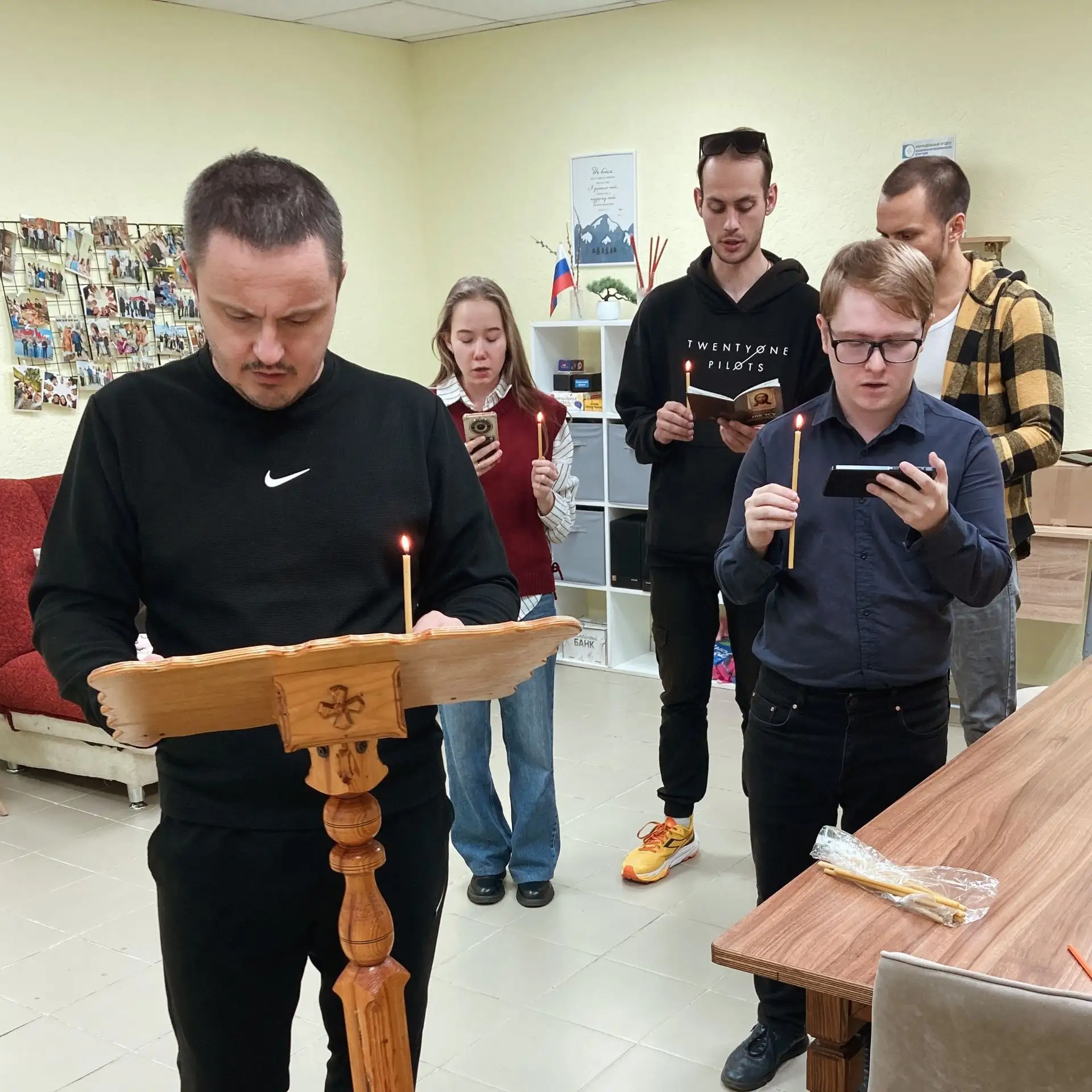ВЕЧЕРНЯЯ МОЛИТВА: АКАФИСТ ИИСУСУ СЛАДЧАЙШЕМУ