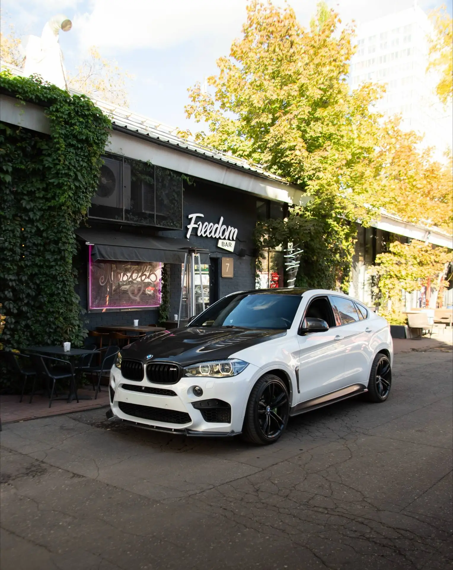 BMW X6M «Карбон Эдишн» - автомобиль который выделит тебя из серой массы кредитотошнотны...