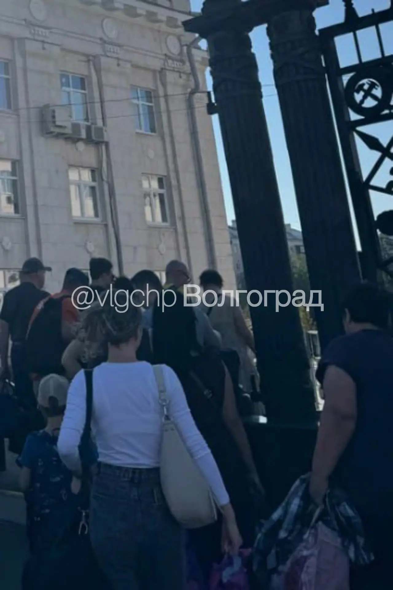 ⚡️На ж/д вокзале Волгограда также  сообщают о проверке здания