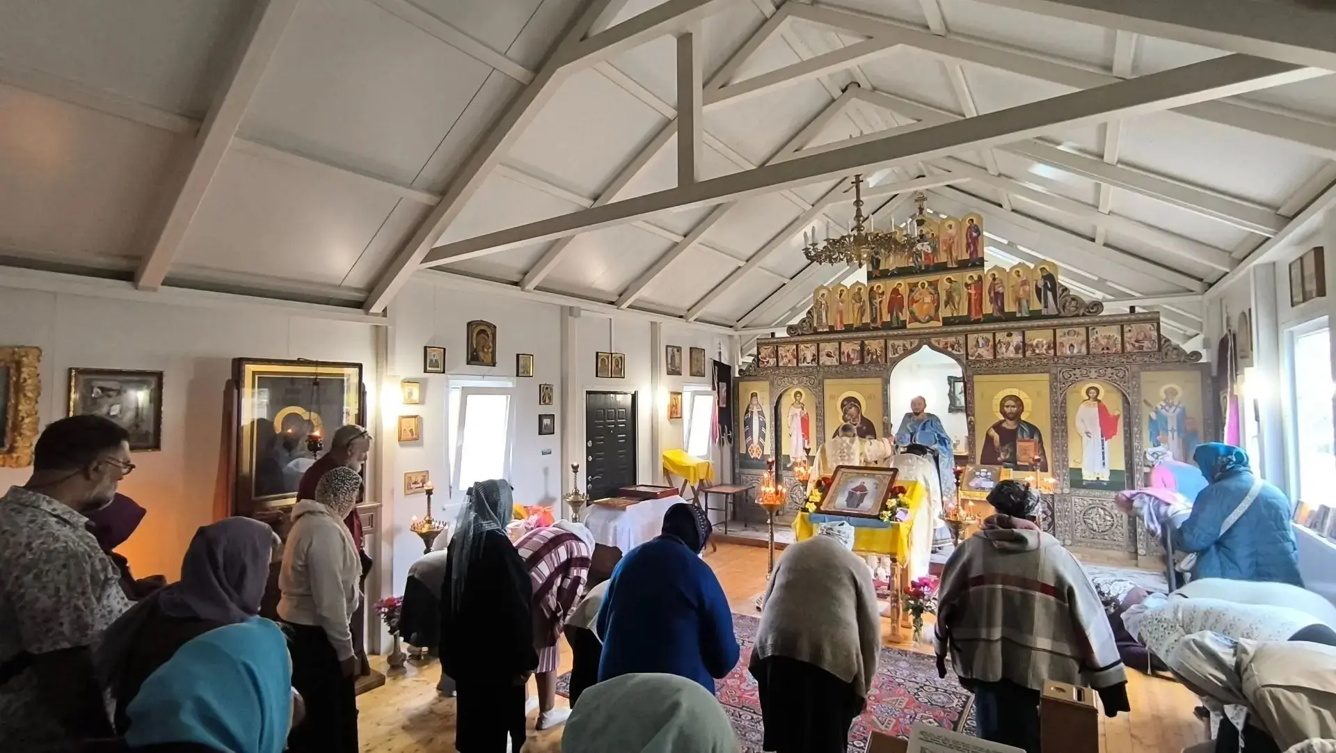 14 октября в храме святителя Григория Богослова села Виноградово состоялась Божественна...