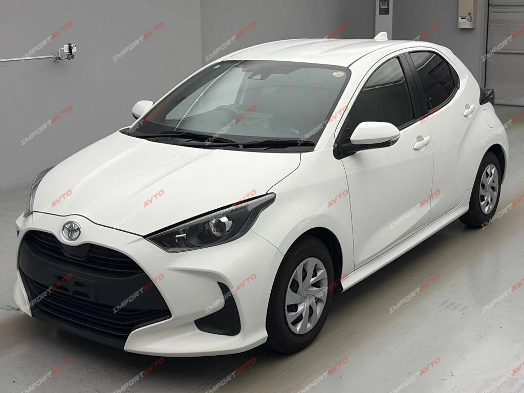 В продаже Toyota Yaris 1.0 CVT, 2022