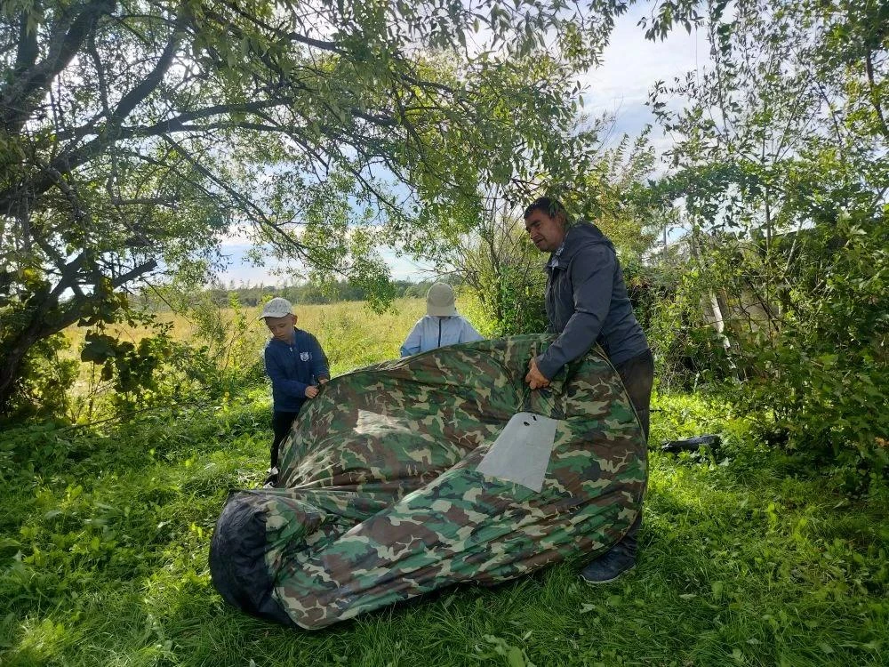 А вы сможете правильно поставить палатку, если в походе внезапно начнется дождь?