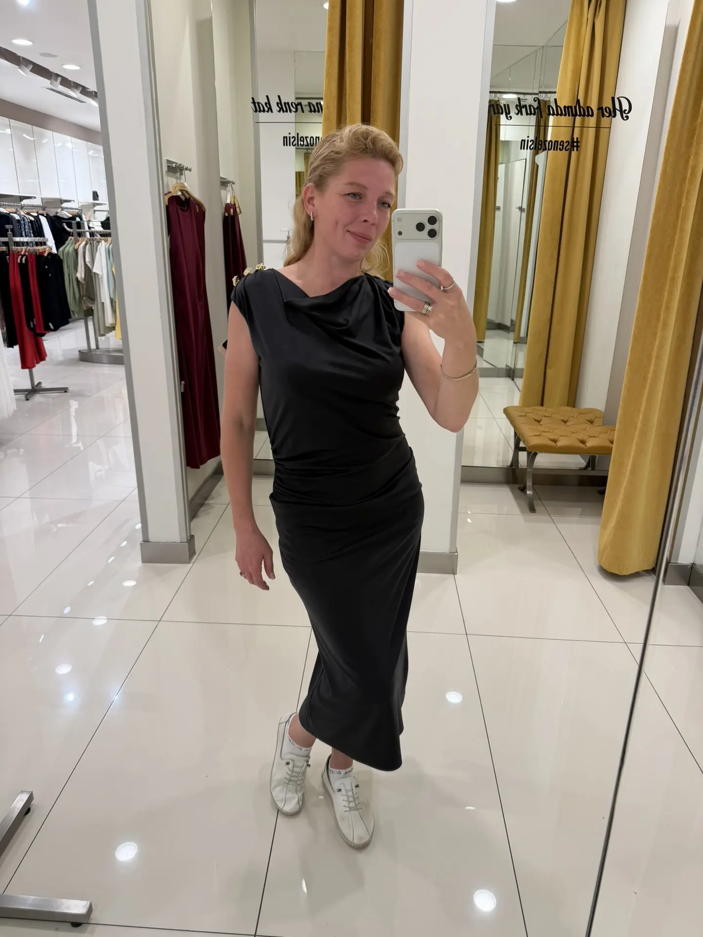 Какое? Черное или бордо? 🙈