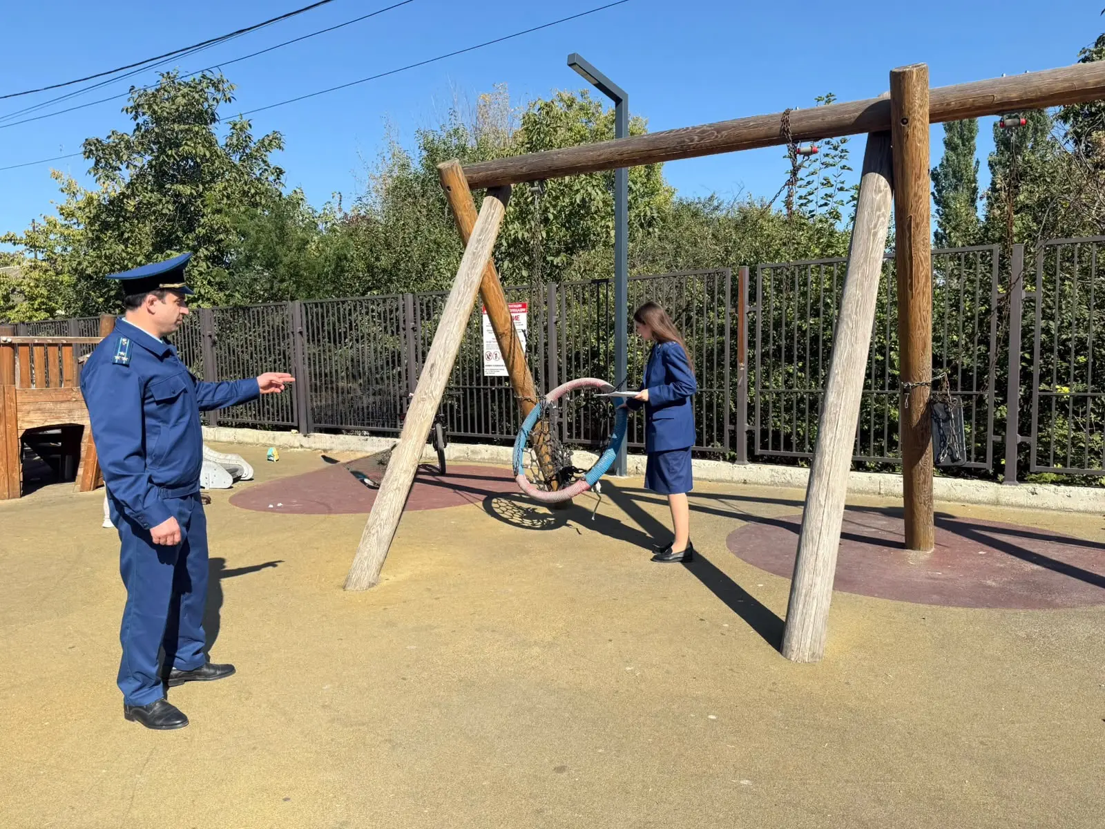 Прокуратура Хасавюрта потребовала привести игровое оборудование детской площадки, распо...