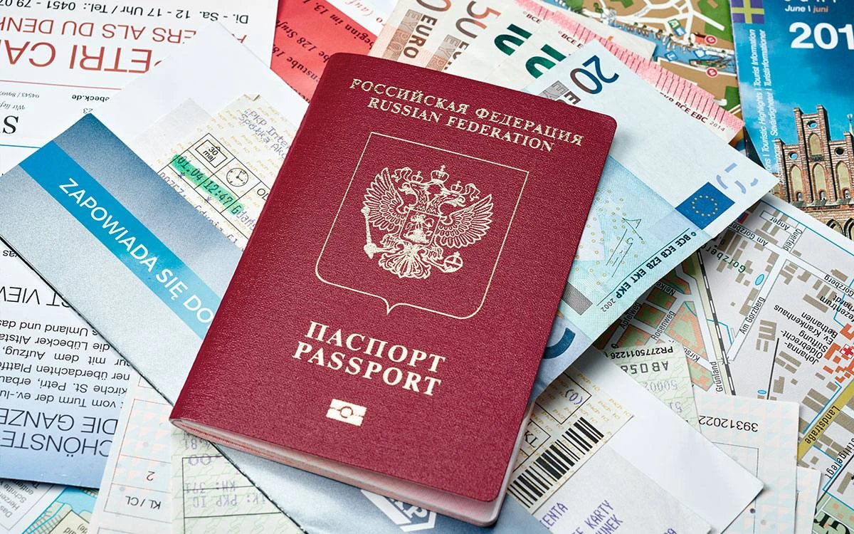 Еврокомиссия готовит новые визовые ограничения для россиян