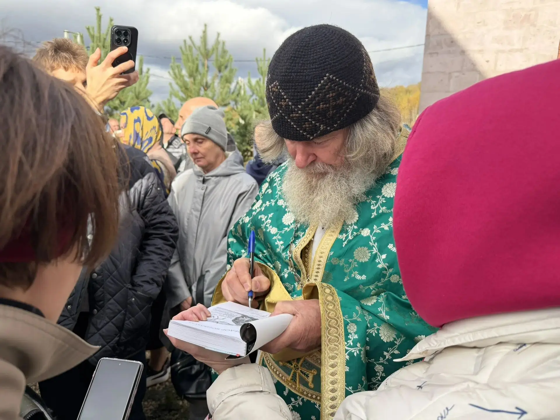 В деревне Фёдора Конюхова, в Залесском районе, заложили камень в строительство храма св...