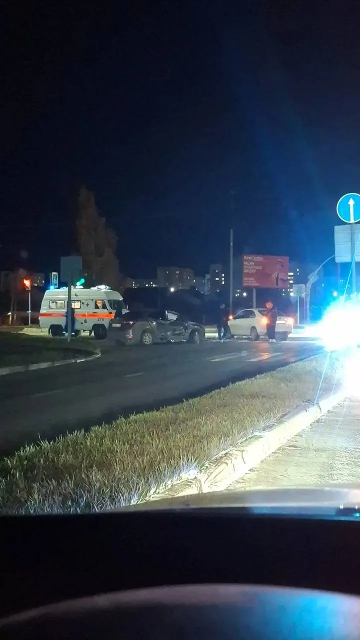 Серьезное ДТП произошло на перекрестке Чапаева - Мира. Обстоятельства случившегося выяс...