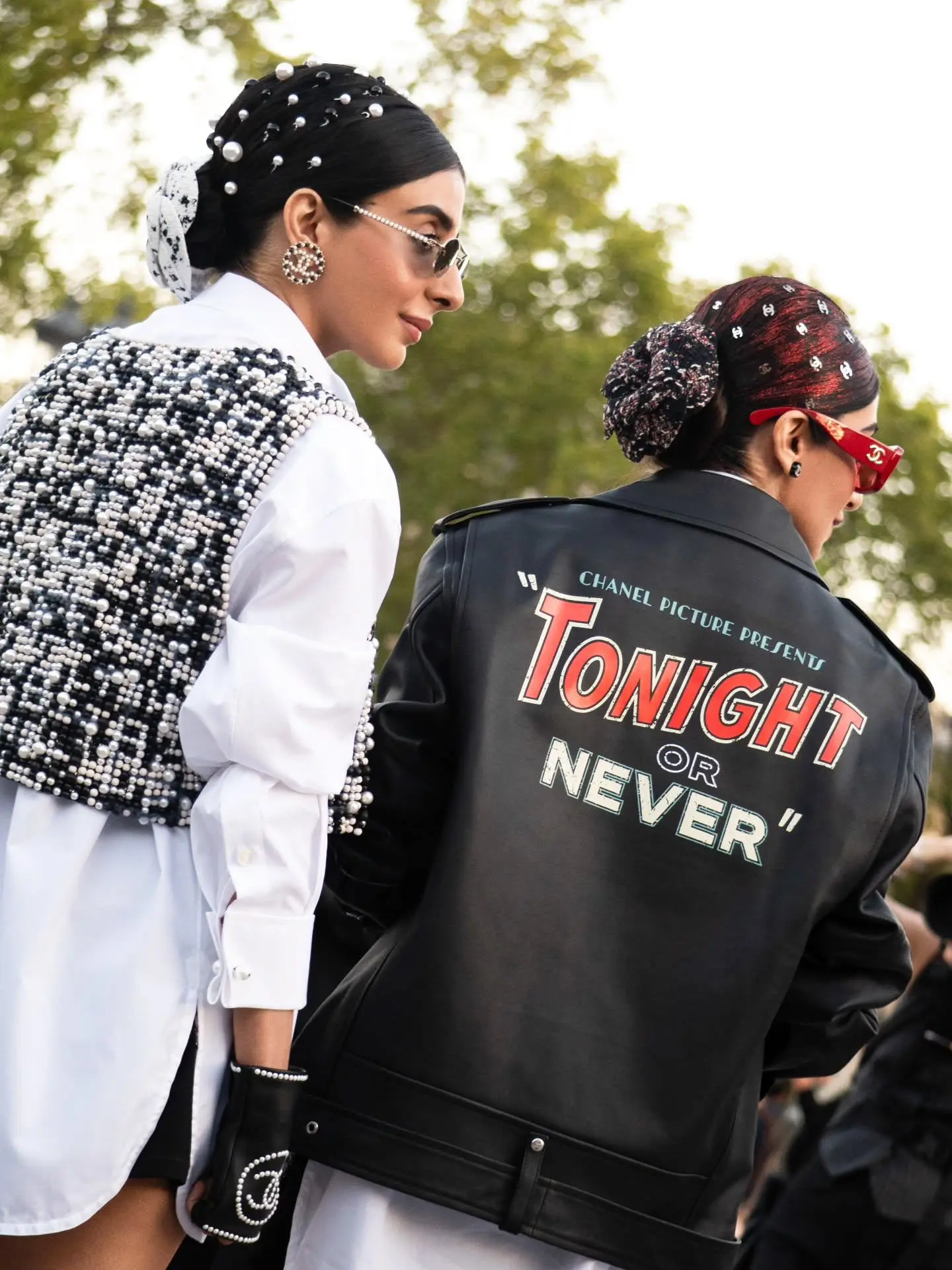 🔥 Сестры Снехал и Джоти Бабани на показе Chanel ⚡️❗️🔥Неделя моды в Париже, сезон весн...