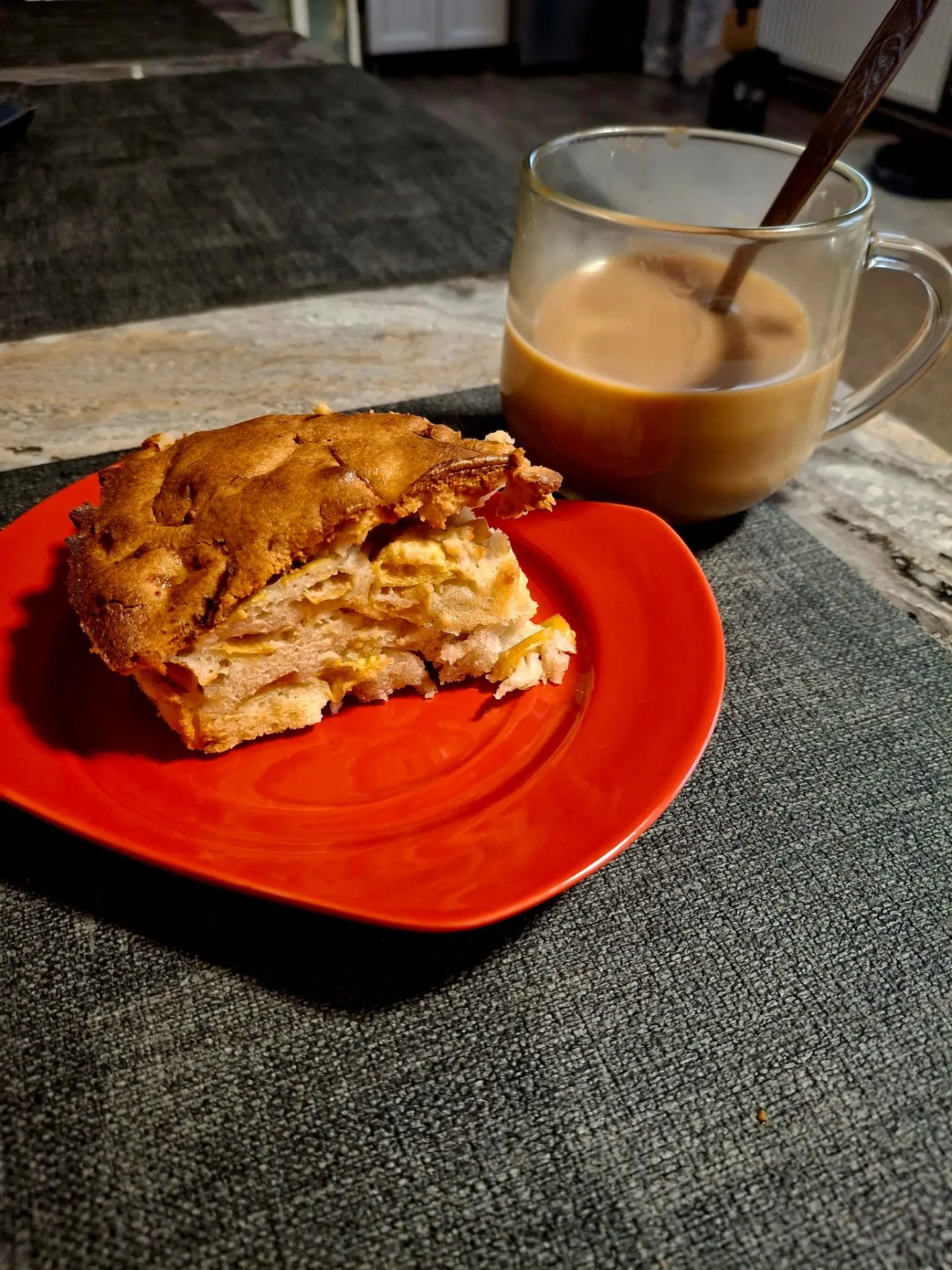 🍂 Осенний уют в одной тарелке: шарлотка с дачными ранетками 🤤