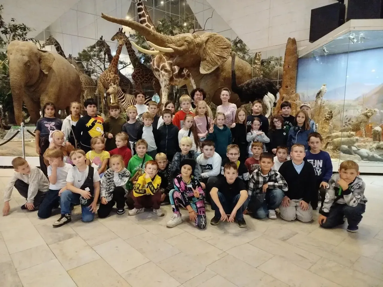 Ученики 3а, 3б, 3в классов👭🧑‍🤝‍🧑 вместе со своими классными руководителями отправил...