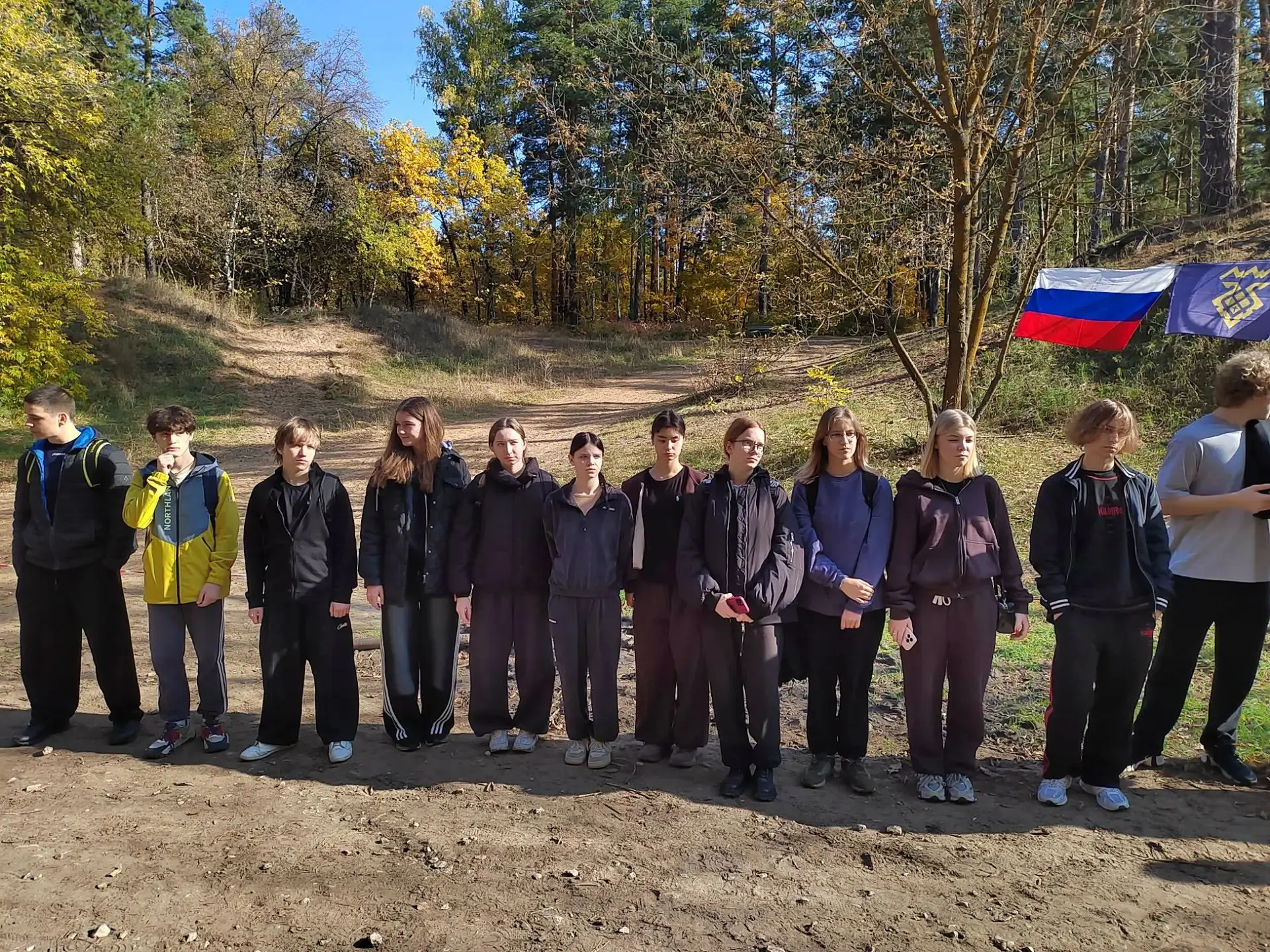 🏆 Гордость школы! Наши старшеклассники — покорители туристических вершин!