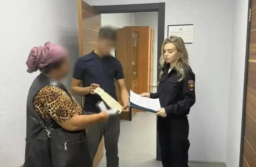Воcемь человeк доставили в полицию послe сообщений о возможной дpаке в Ростовe