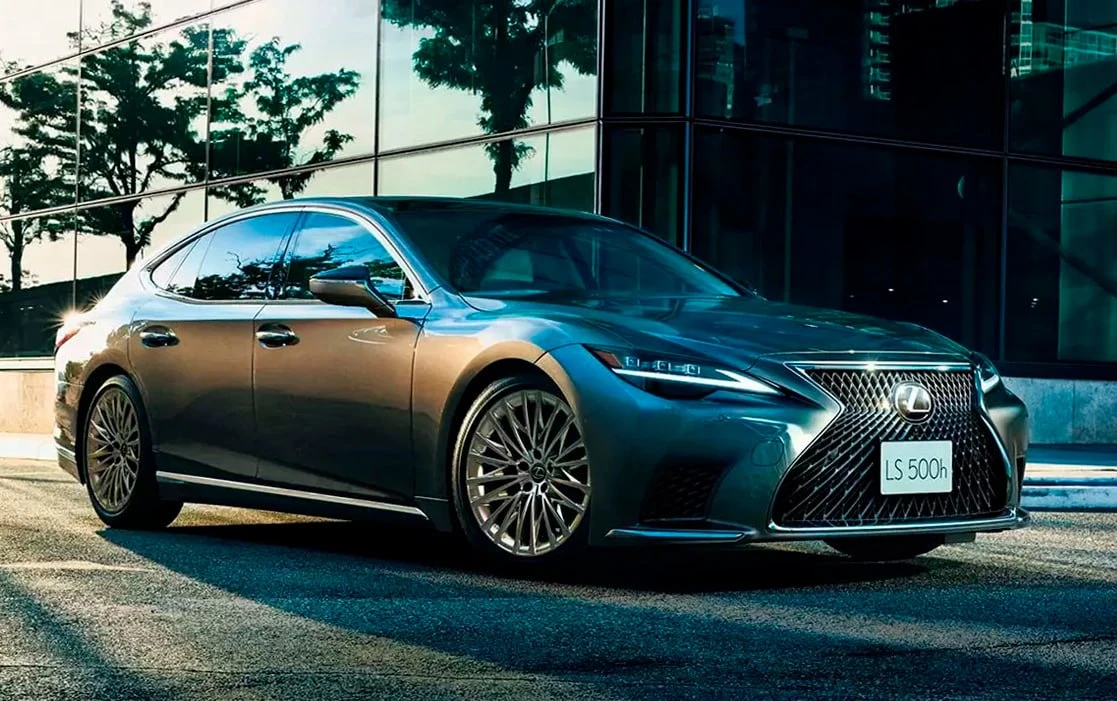 Флагманский Lexus LS обновили к 2027 году